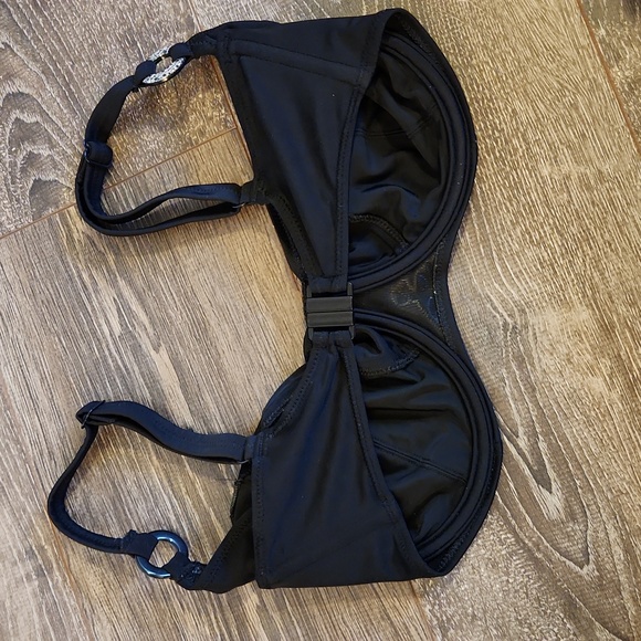 Black bikini - Picture 6 of 7